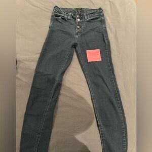JUST BLACK DENIM 27
EXCELLENT PRE OWNED CONDITION